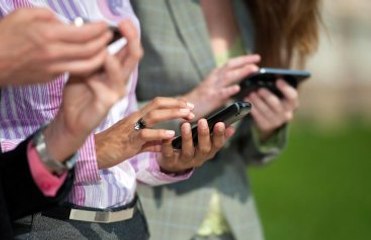 Cep Telefonlarında "Üçüncü Parti" Tehdidi