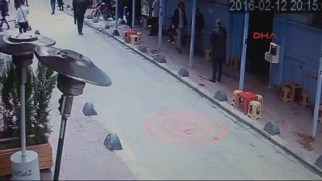 Beyoğlu'nda 5 Katlı Binanın Çöktüğü An