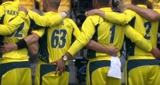 Avustralyalı Kriketçi, Takım Arkadaşının Kalçasını Okşadı