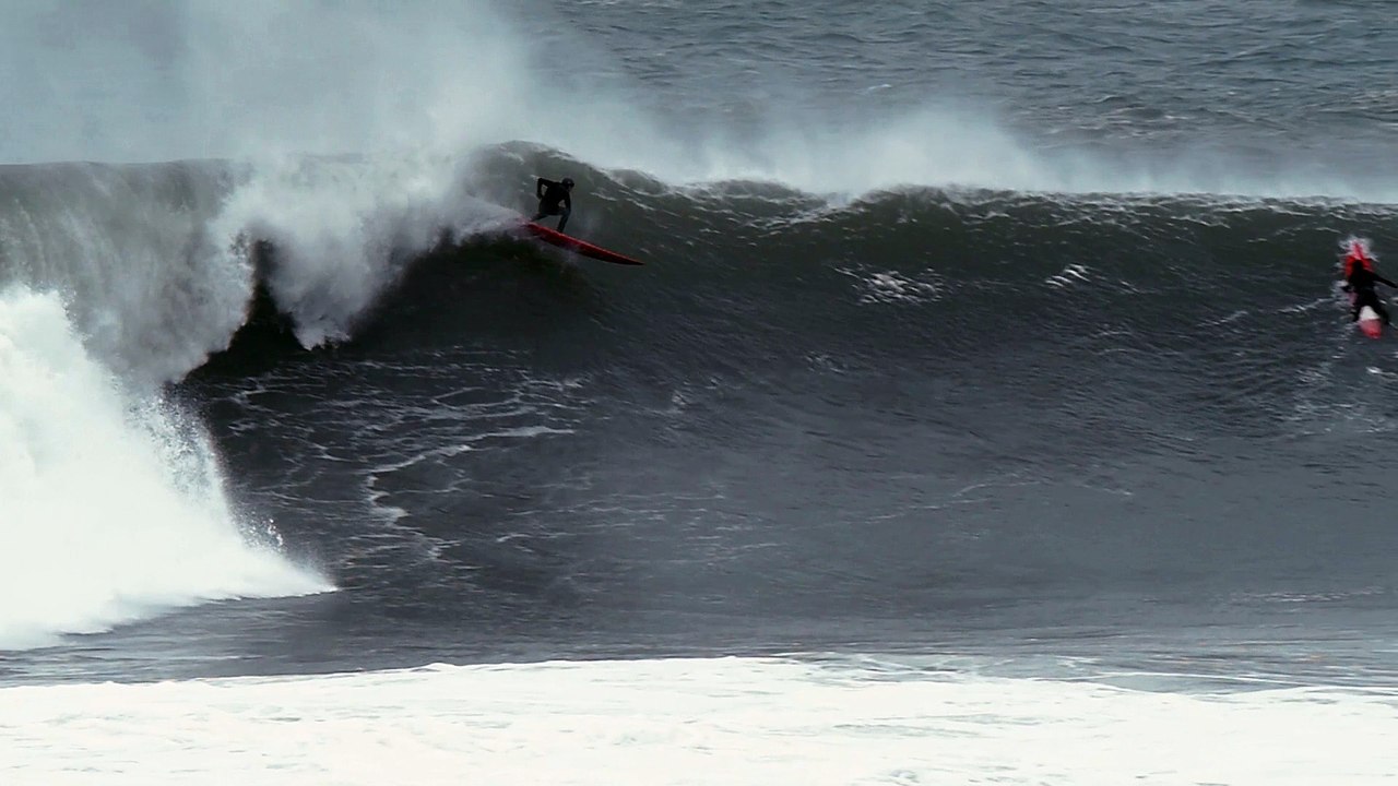 Une grosse session de surf en Espagne