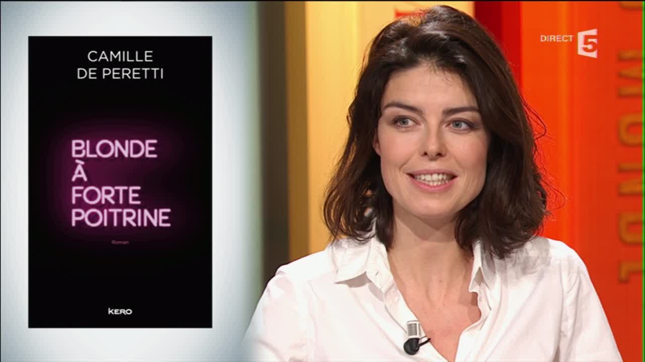 Camille de Peretti - Blonde à forte poitrine