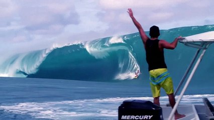 Серфинг на самых больших волнах в мире - Teahupoo
