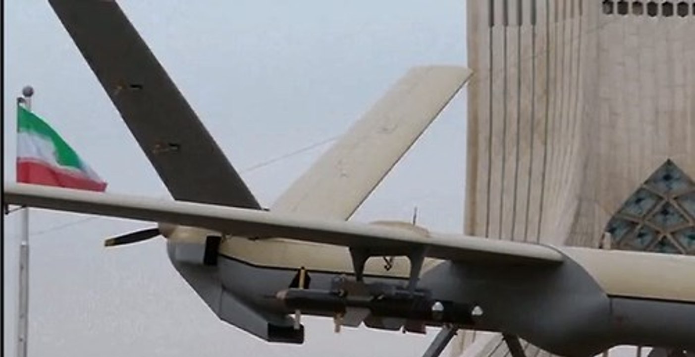 Селфи на фоне ракеты- торжества в Иране