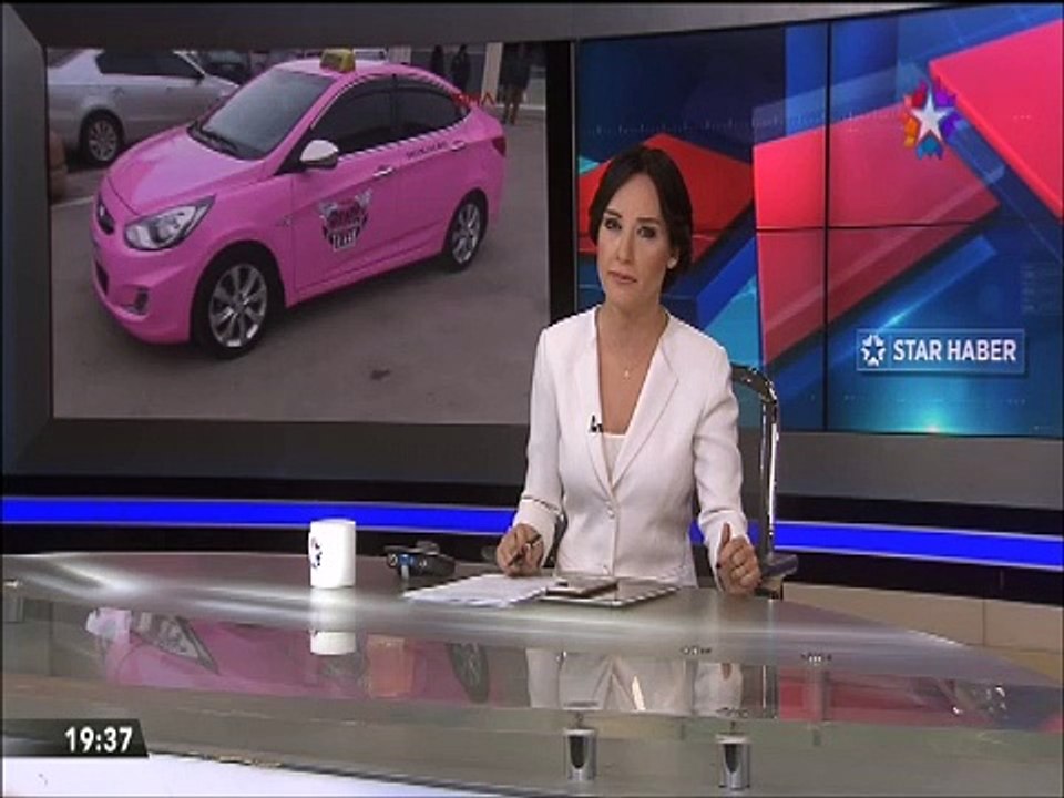 Bu Pembe taksinin şoförü de kadın yolcuları da kadın