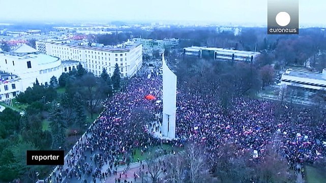 Polonia, democrazia in pericolo? La protesta dei giovani passa anche per il web