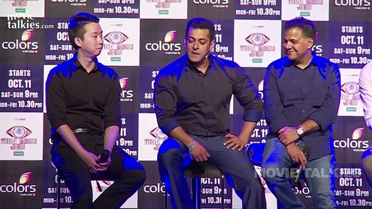 Salman Khan CAUGHT With Girlfriend Lulia Vantur - Downloaded from youpak.com