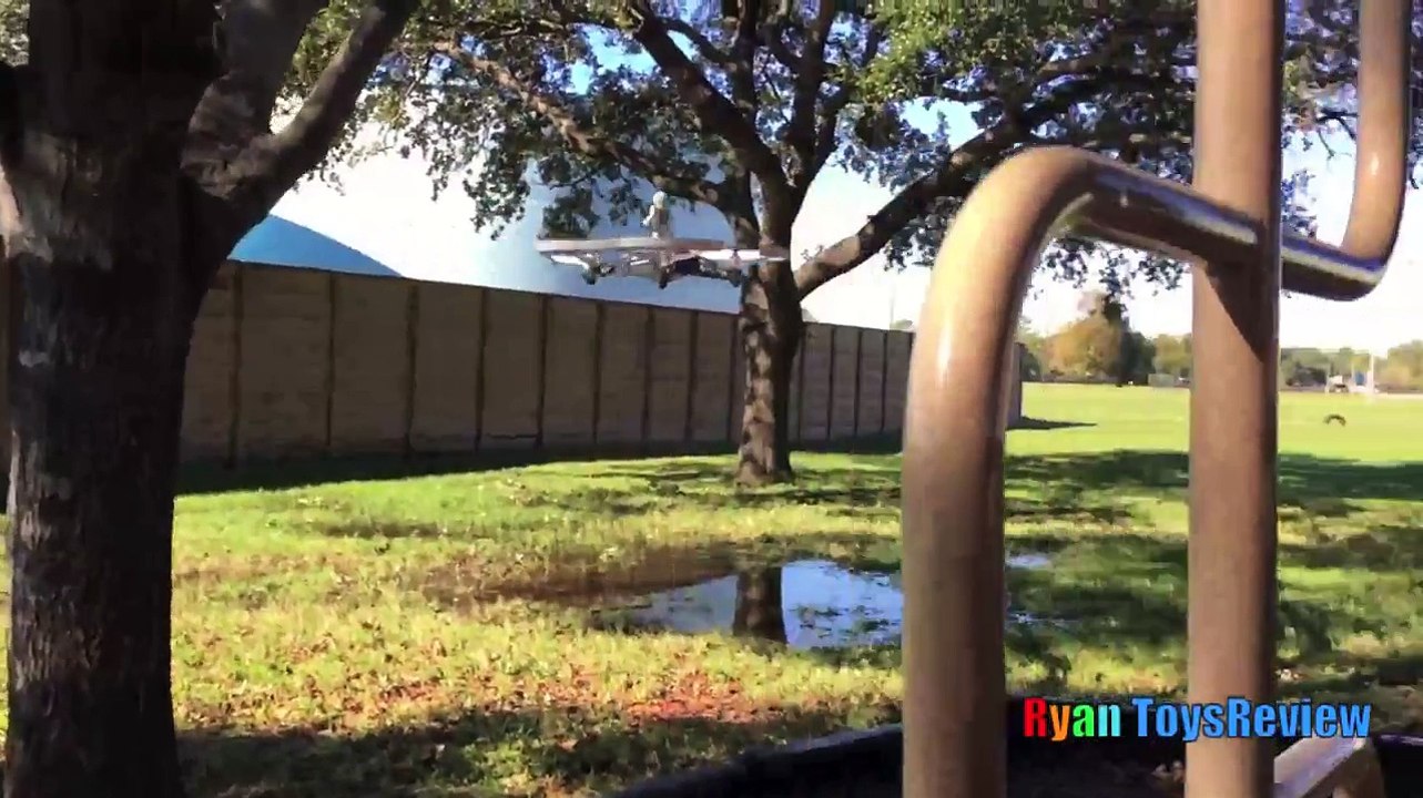 Parrot Mini Drone Airborne Mars and Max Jumping Race Drone Kids Video Ryan ToysReview