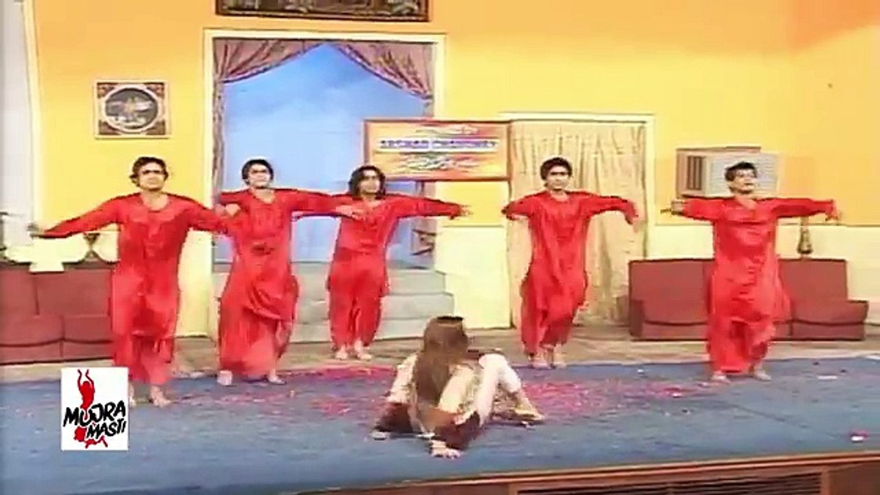 KHUSHBOO MUJRA - AKHIAN MILAWAN GEE - 2016 PAKISTANI MUJRA DANCE