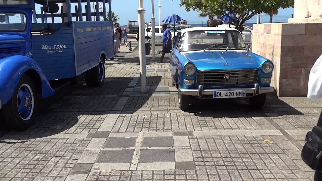 Peugeot 404 carnival 2016 basse terre