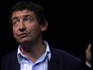 Quoiqu'il dise, ses textes étaient parfaits. Il a inventé le 17ème degré de l'humour. Un maître !