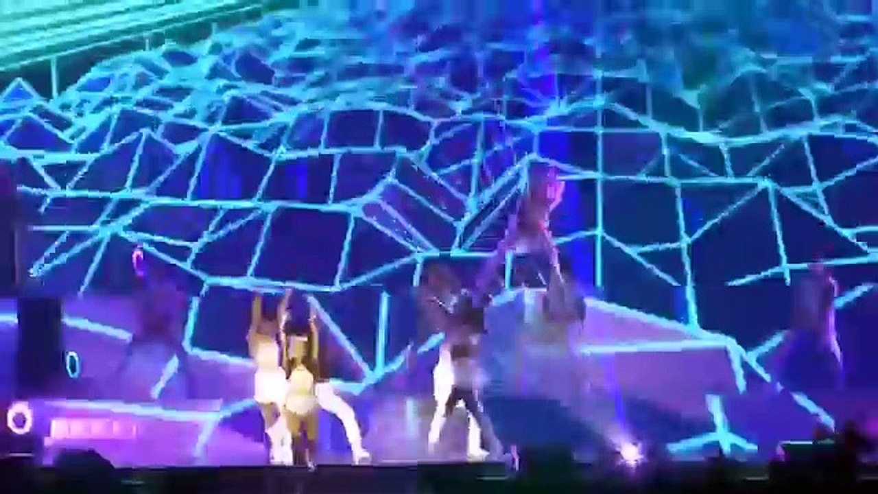 Ariana Grande at Montreal Honeymoon Tour (Video HD)