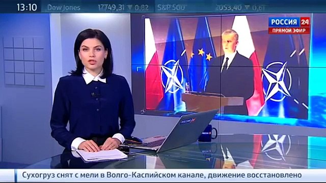 Министр обороны Польши перепутал лампочку с микрофоном