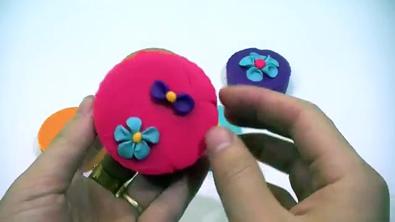 CIRCLE PLAY DOH EGGS!!- hello kitty kinder surprise eggs peppa pig videos fun (FULL HD)