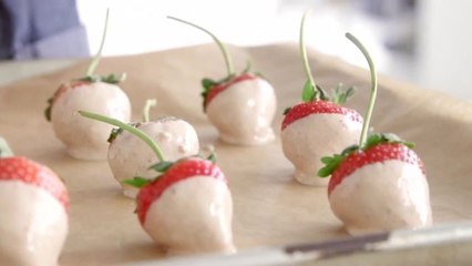 How to Make 3-Ingredient Chocolate-Dipped Strawberries