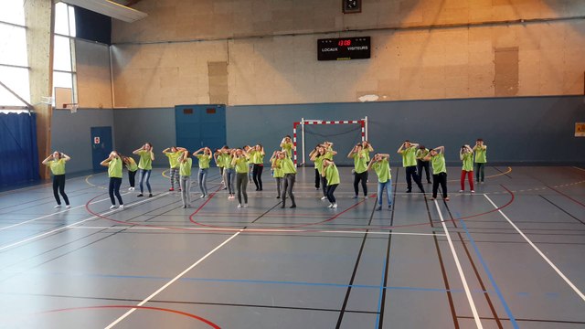 flashmob Saint-Galmier unss euro2016