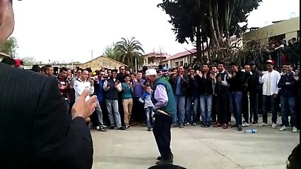 LE VIEU SUPER DANSEUR.....