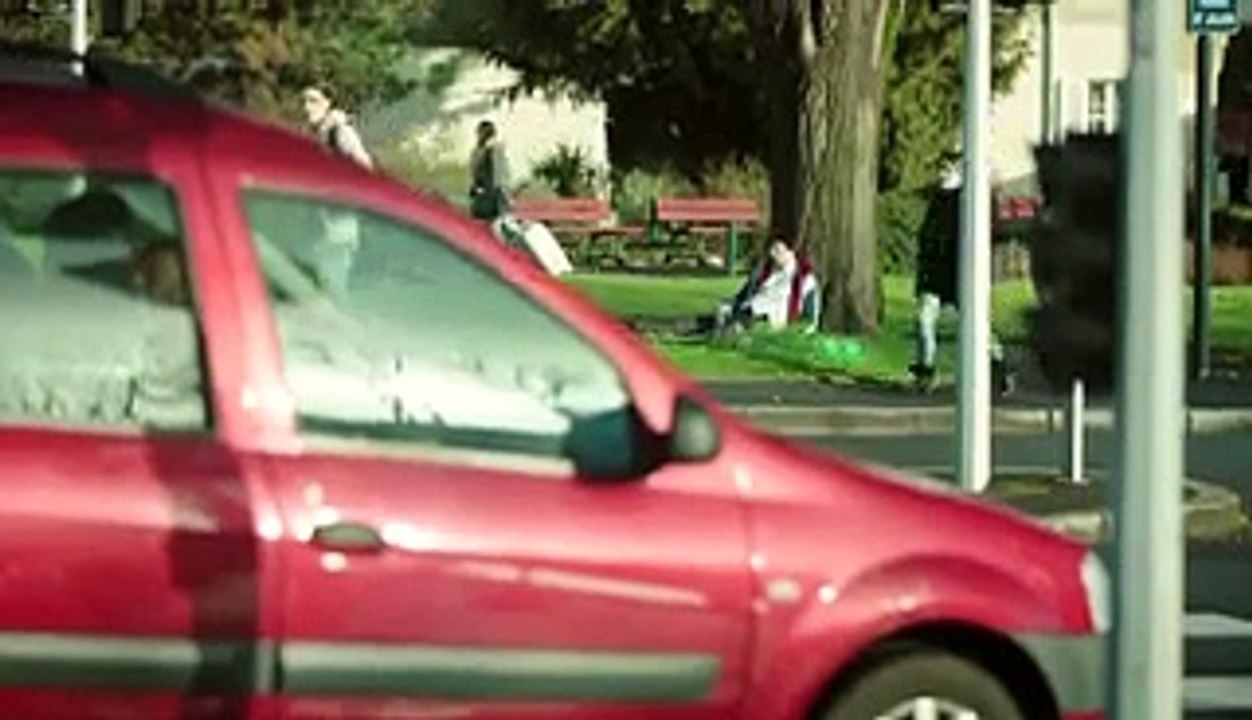 Casseurs Flowters - Quand ton père t’engueule (Orelsan) clip officiel -