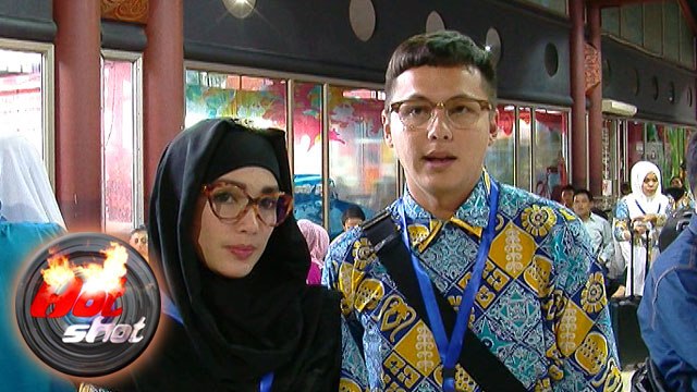 Ussy-Andhika Berangkat Umroh Tanpa Anak-anaknya - Hot Shot 13 Februari 2016