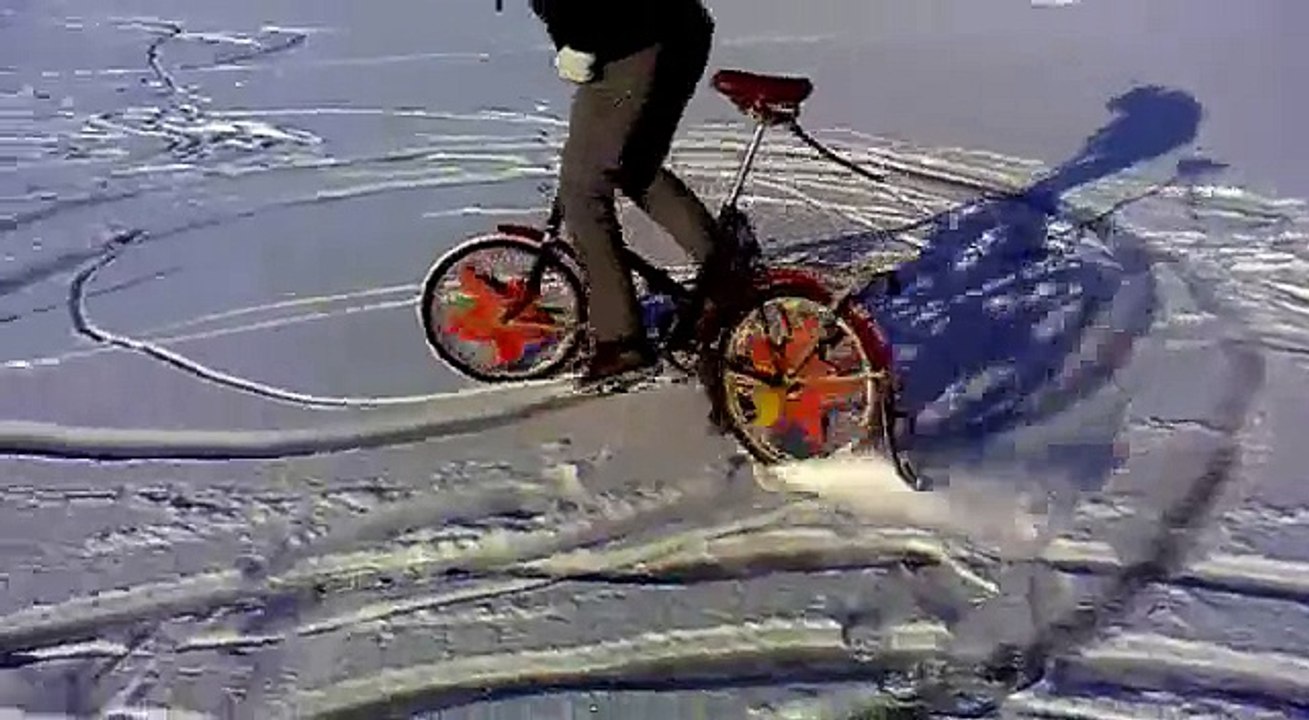 Дрифт на велосипеде зимой