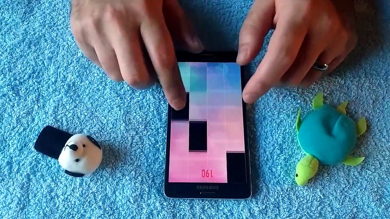 Piano Tiles 2- Valentine's day specials- Aurora by Congfei Wei, Score- 1282