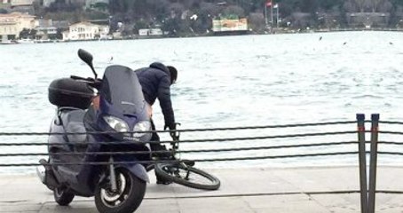 Serdar Ortaç, Bisikletiyle Denize Uçuyordu
