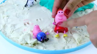 Christmas Time for Peppa Pig and George Winter Sports in the Snow Play Doh Scenery