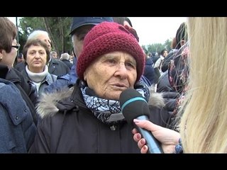 Pietrelcina (BN) - I fedeli accolgono San Pio (12.02.16)