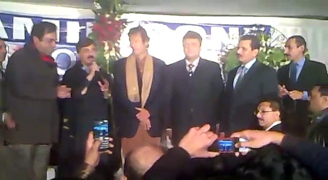 Azizi & Imran Sohail Ahmed (Azizi) praising Imran Khan is private Ceremonys