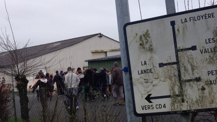 Dès l'ouverture, la vente Emmaüs attire la foule