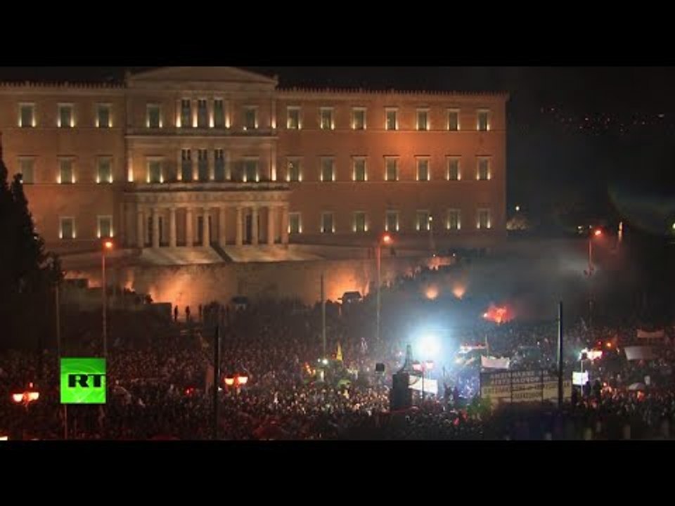 Crowds of Greek farmers protest austerity in Athens (Live record)