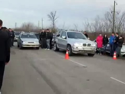 Уличные гонки 2014 ВАЗ против БМВ Х5, Тазы валят.webm