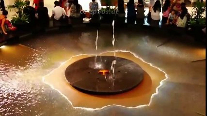 Красивый Фонтан  в Сингапуре