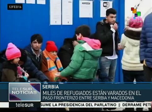 Miles de refugiados quedan varados en la frontera Serbia-Macedonia