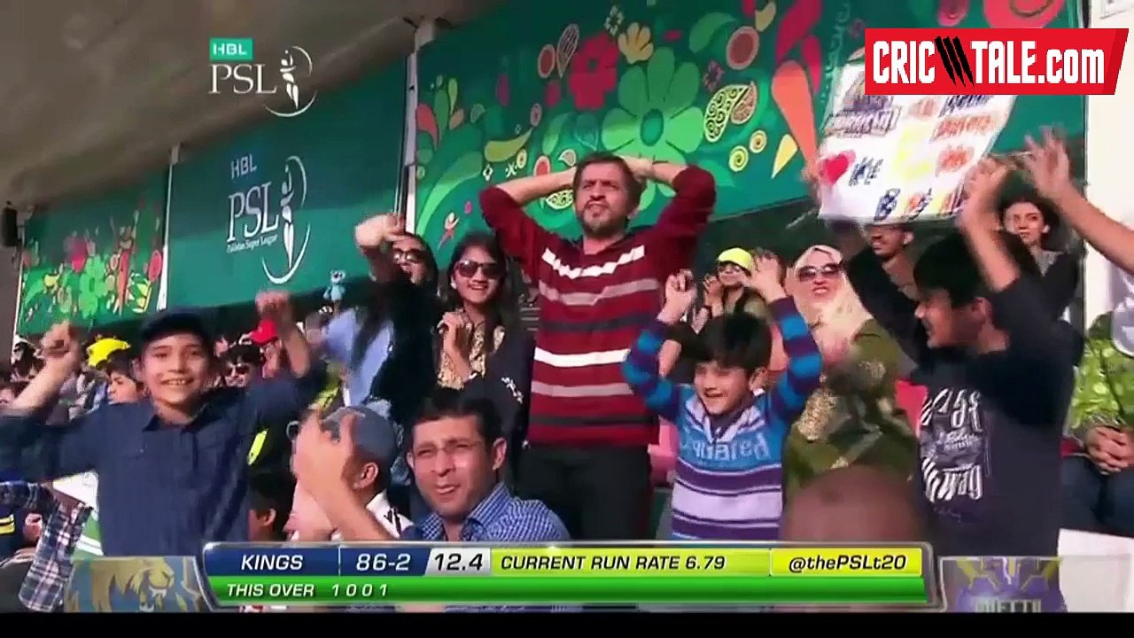 Check Out Rreaction of Viv Richard on Ahmad Shahzad's Catch of Malik