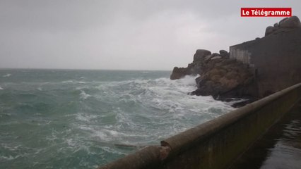 Douarnenez. Coup de tabac à la jetée du Flimiou