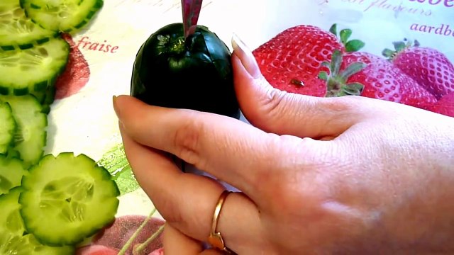 Цветок из огурца. Flower of Cucumber. Decoration of Cucumber. Украшения из огурца.