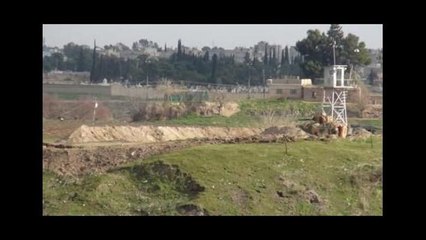 Asker Nusaybin'de hendek kazıyor