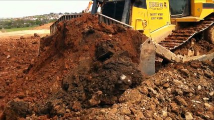 Caterpillar D8 T bulldozer