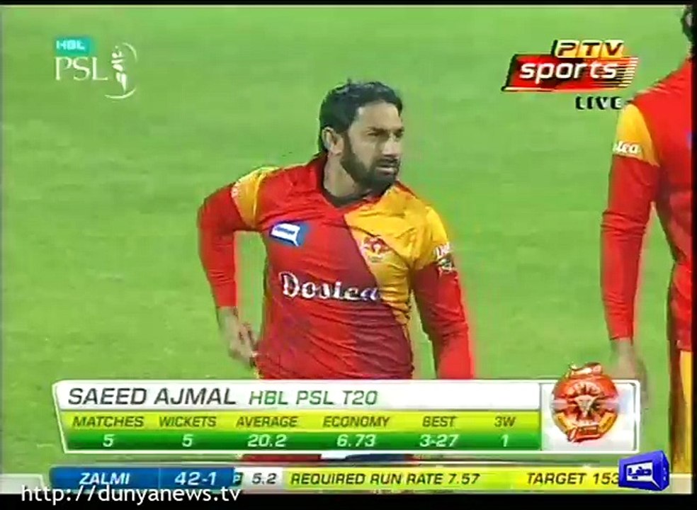 Alan Wilkins Attempts To Speak Urdu