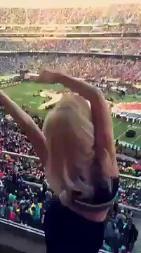 Lady Gaga dancing to Madonna's Express Yourself during the Super Bowl 50 Half Time Show!