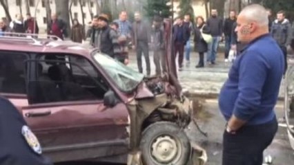 Halk Otobüsü ile Otomobil Çarpıştı: 2 Yaralı