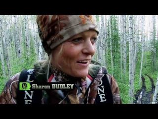 Lady Bowhunting Black Bears