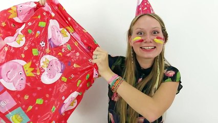 Свинка Пеппа и Джордж играют в ФУТБОЛ. Мультик с игрушками.