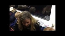 Video denuncia nessuno cede il posto in metro alla donna incinta (720p Full HD)