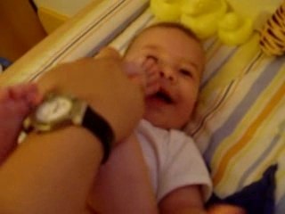 Jaya a rir por causa dos pês;o)