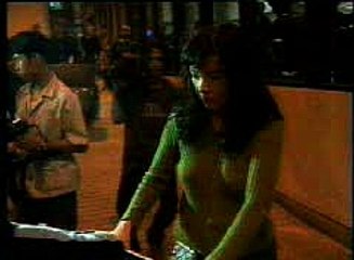 Fights - Girl Attacks Reporter