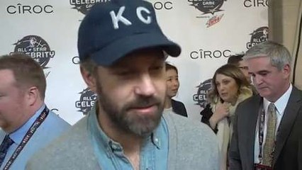 Celebrities compare their game to pros