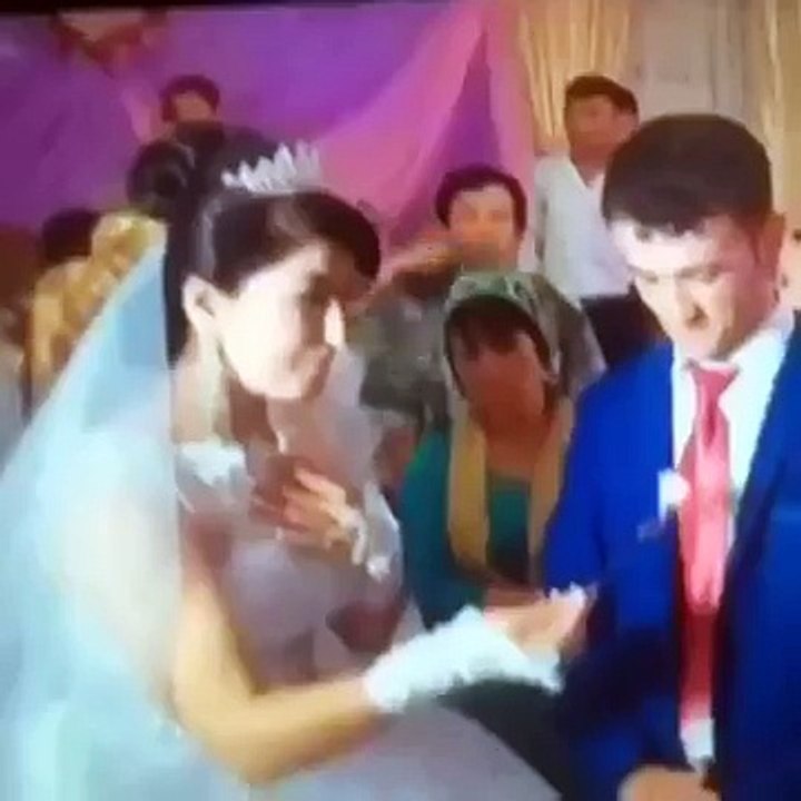 Жених психанул на свадьбе