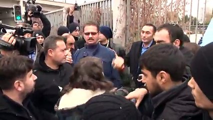 Saray’a yürümek isteyen gruba sert müdahale