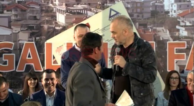 Çertifikatat e pronësisë, Kryeministri Rama legalizon banesat e Ruzhdijes në Fier